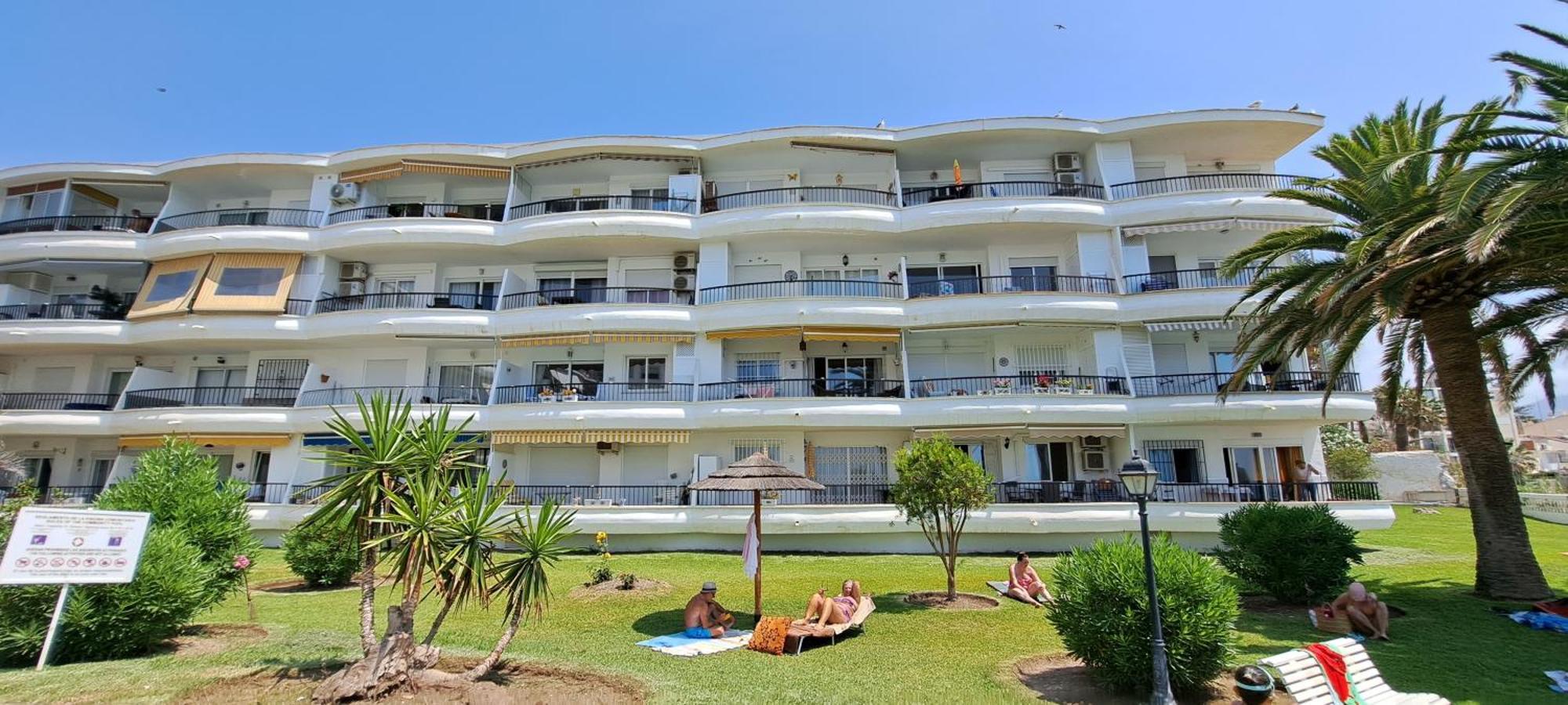 Апартаменты Acapulco Playa Beautiful Seaview Нерха Экстерьер фото
