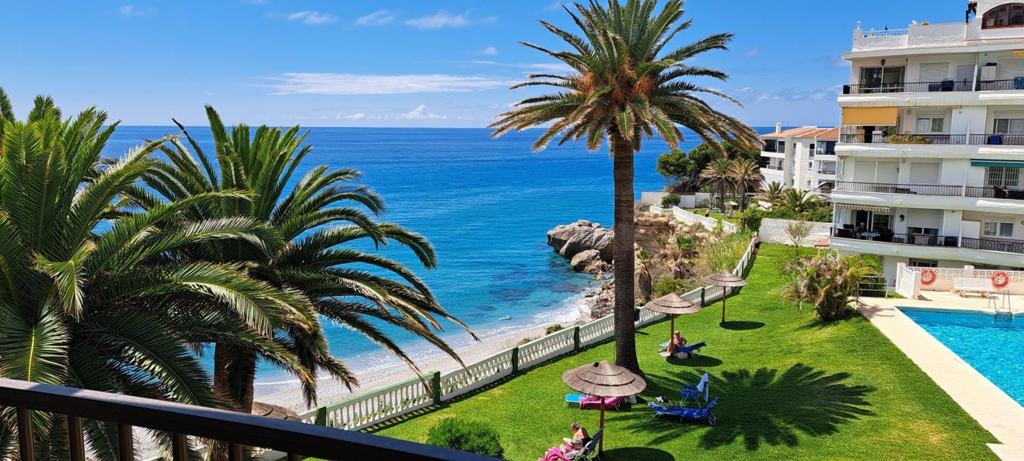 Апартаменты Acapulco Playa Beautiful Seaview Нерха Экстерьер фото